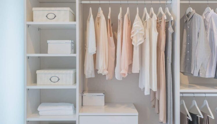 Como evitar mofo nas roupas com um truque fácil que funciona