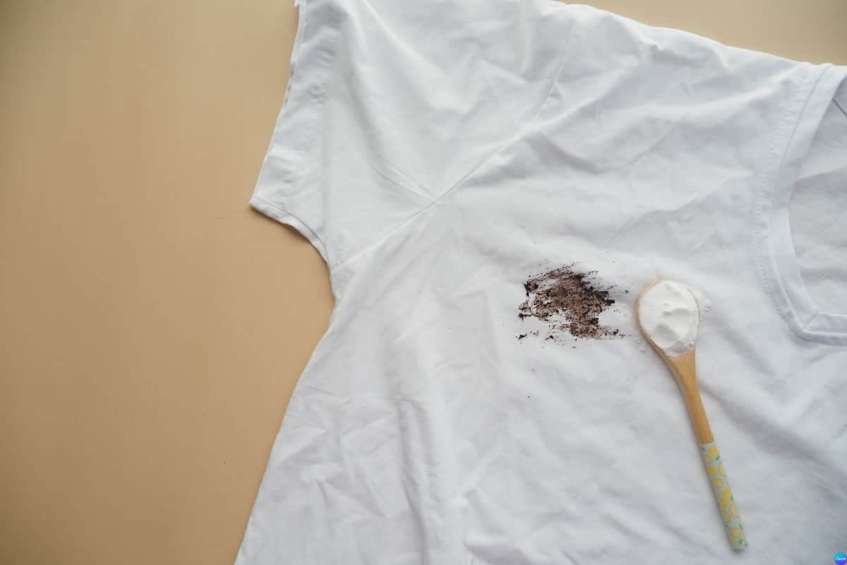 Como o amido de milho salvou minhas roupas daquelas manchas de gordura