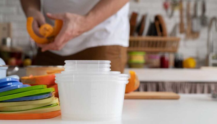 Como deixei meus potes de plástico sem cheiro de marmita