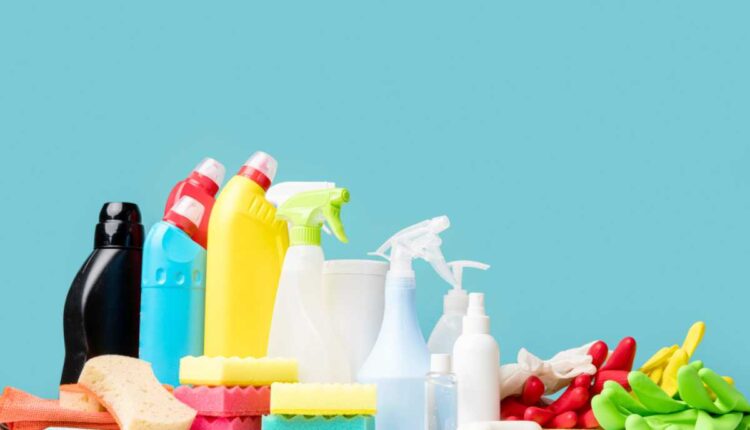 Como descobrir o produto certo para cada tipo de sujeira em casa