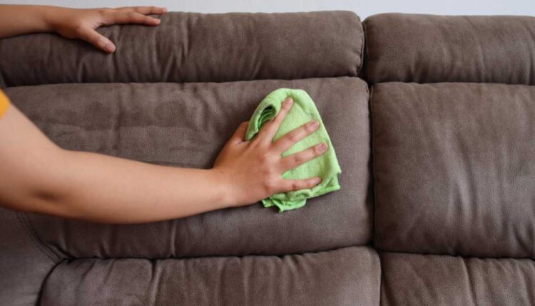 Como faço para deixar meu sofá cheiroso e novinho por mais tempo