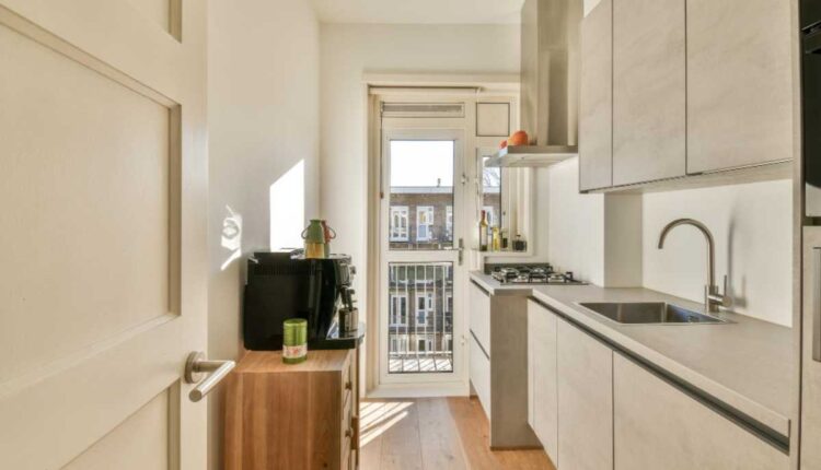 Dicas simples para deixar sua cozinha pequena mais espaçosa