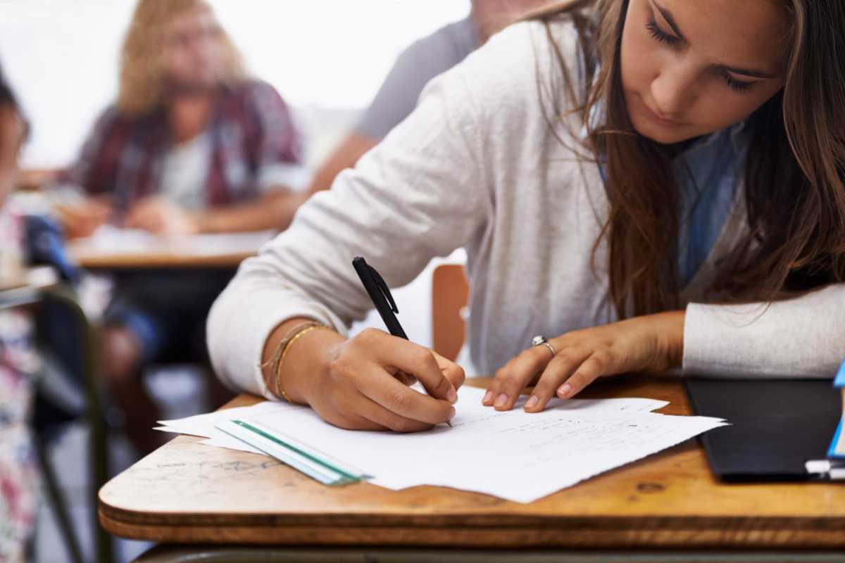 Enem 2025: veja onde acompanhar tudo ao vivo neste domingo