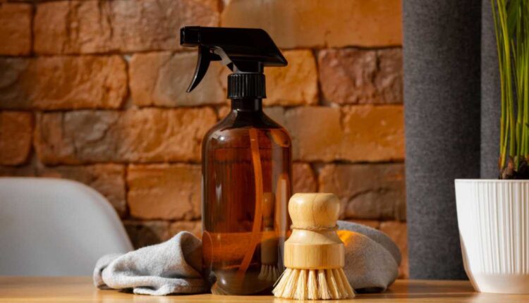 Spray caseiro fácil: como acabei de vez com cheiros ruins em casa